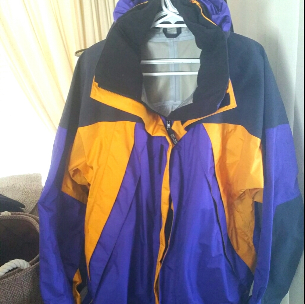 Sierra Designs GoreTex Men's XL over-jacket. Multi-color.